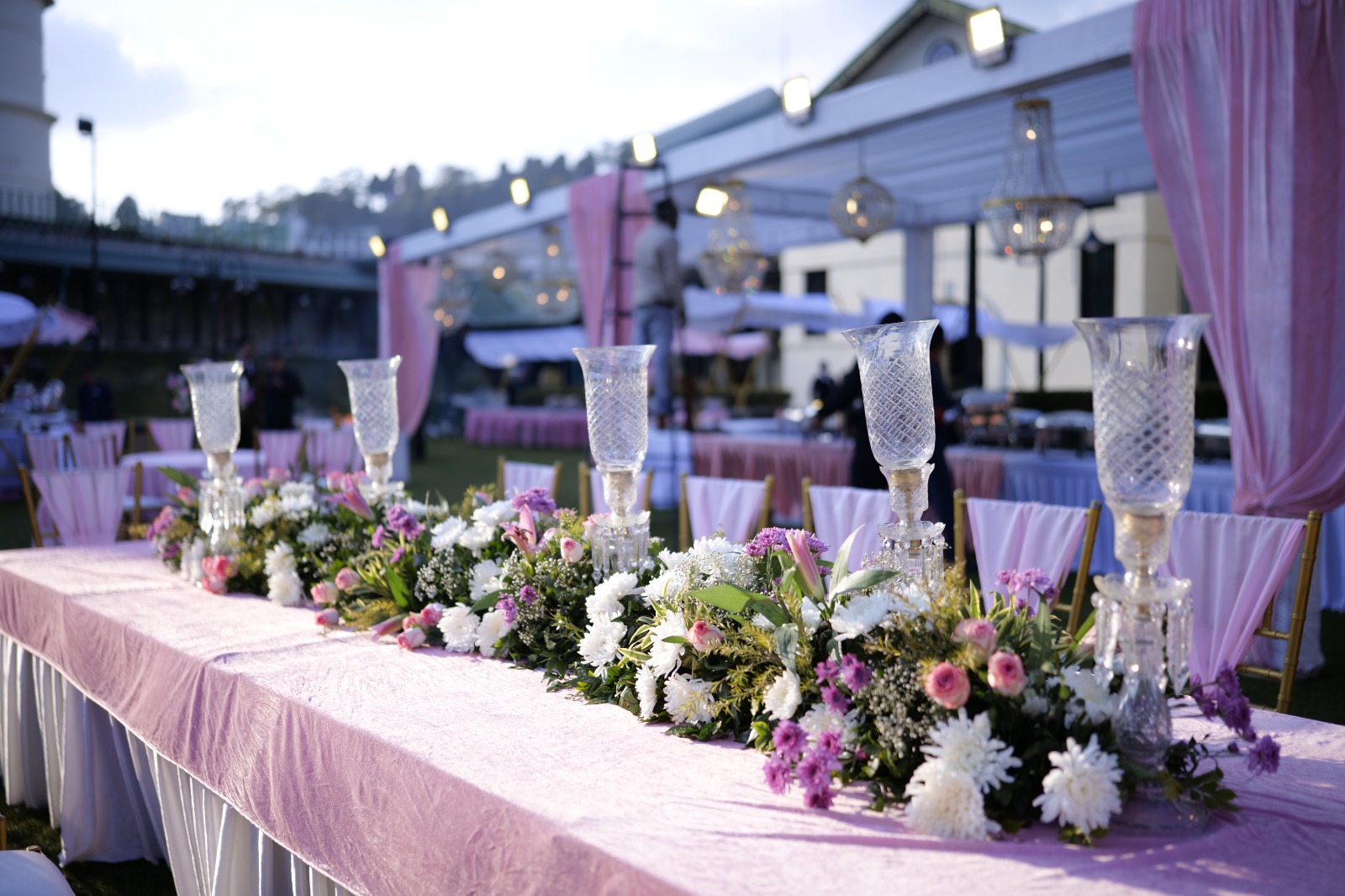 cost of wedding decorator near me?